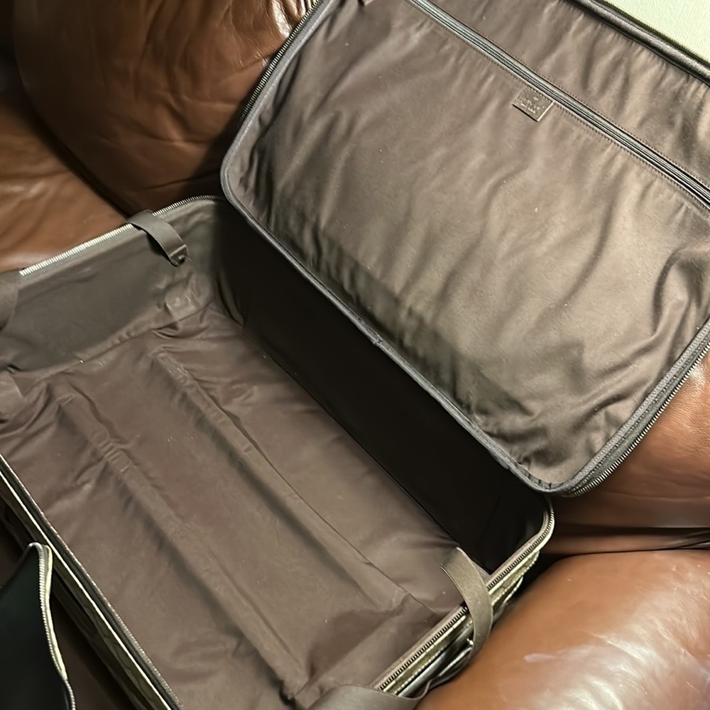 🦁 Gucci GG Supreme Travel Set - Picture 16 of 17